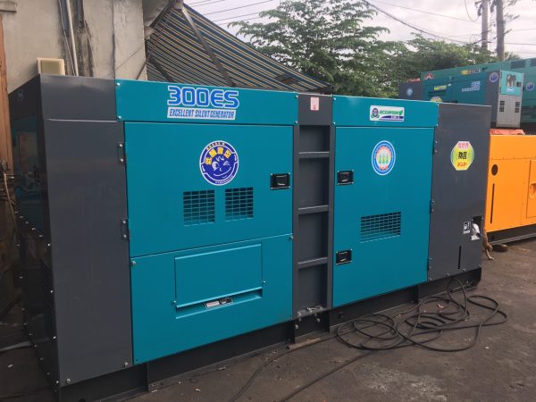 Máy phát điện KOMATSU 300KVA động cơ S6D125E-2-A
