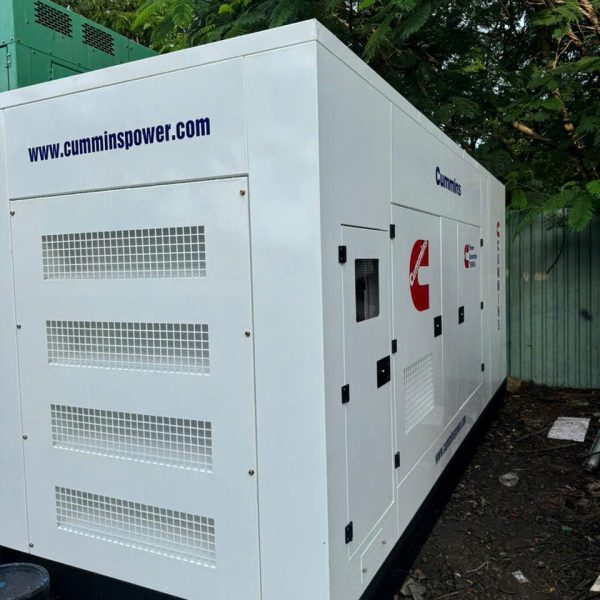 Máy phát điện Cummins 750kVA cũ chạy dầu 3 pha giá rẻ
