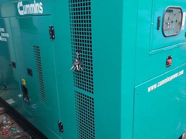 Máy phát điện Cummins 200kVA (160kW)